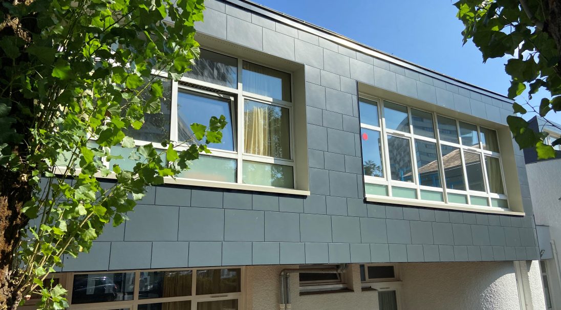 CAREA FACADE - Réalisation de la Façade de l'Ecole élémentaire, Nantes (44) - Bardage Sans Ossature (BSO)