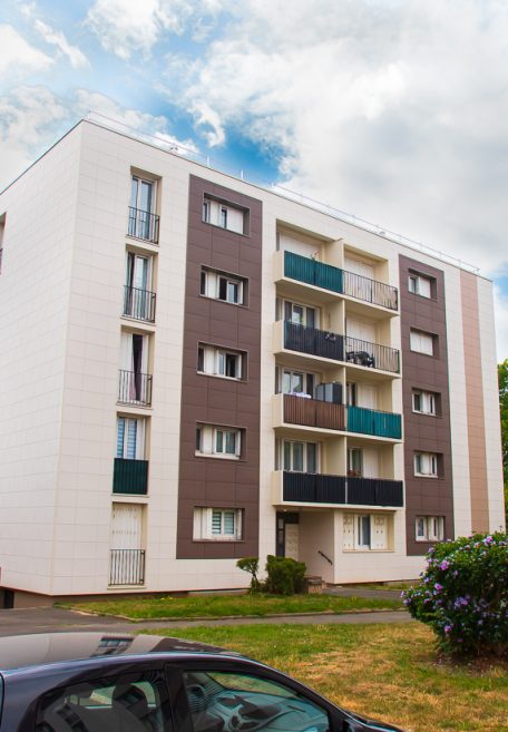 CAREA FASSADE - Referenzbeispiel : Wohngebäude, Ermont (FR) - Verkleidung ohne Unterkonstruktion (VoU) - Entdecken Sie unsere anderen Wohnungsbauprojekte.